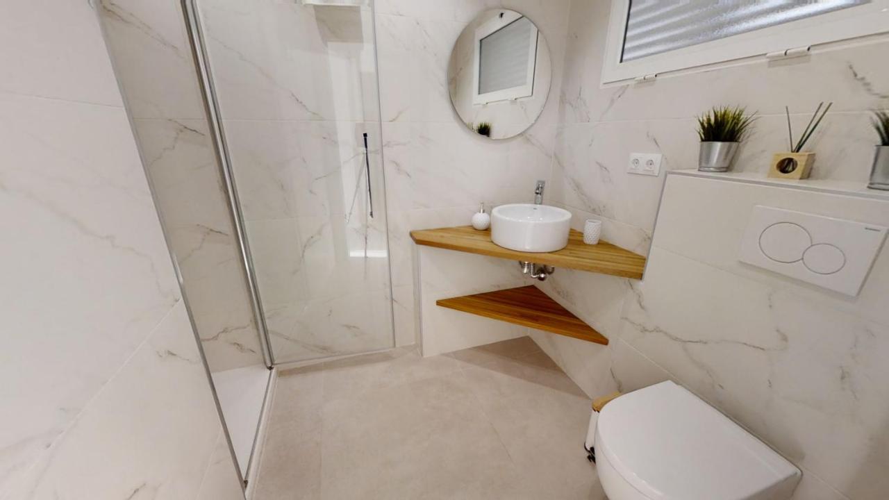 Paradise Windows Apartment อาลิกันเต ภายนอก รูปภาพ